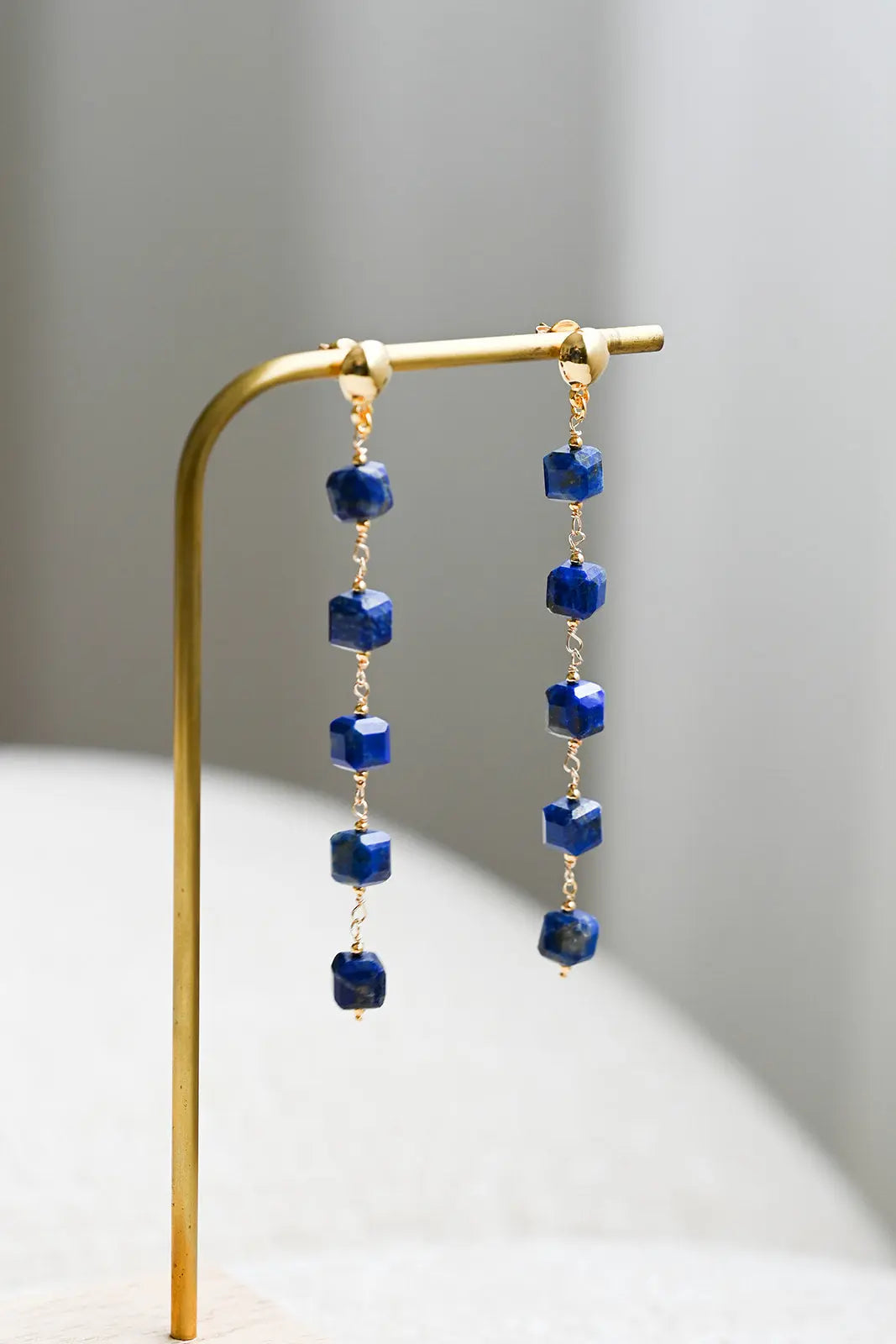 Boucles d'oreilles Émilie lapis-lazuli - L'atelier de Clotilde