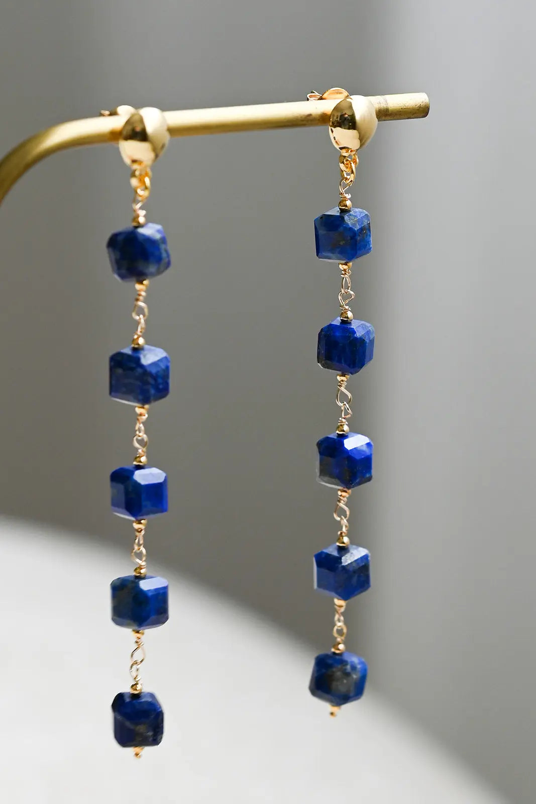 Boucles d'oreilles Émilie lapis-lazuli - L'atelier de Clotilde