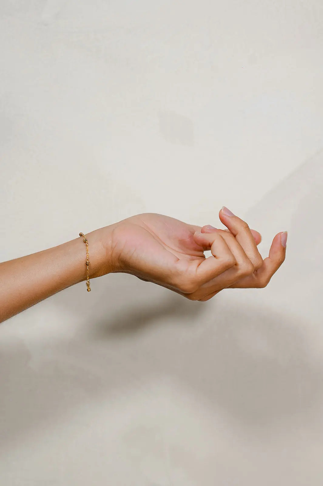 Bracelet Fanny – Chaîne Fine et Perles Dorées - Beurlie