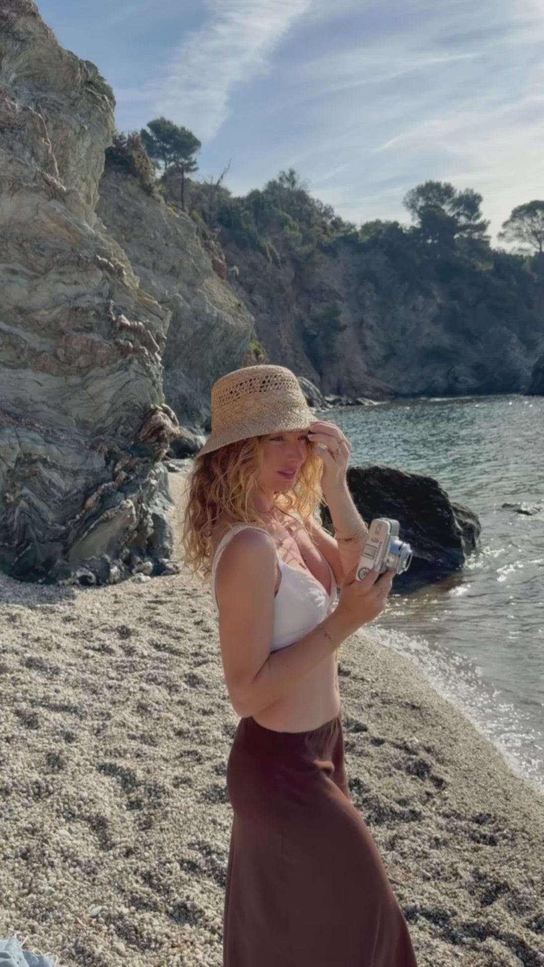 Load and play video in Gallery viewer, Tess Hat – Natural Straw Bucket Hat