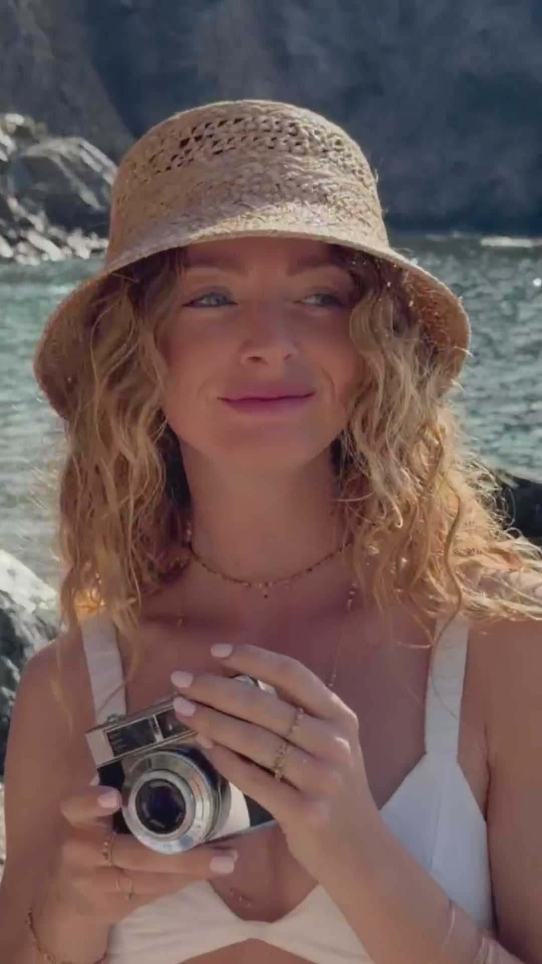 Charger et lire la vidéo dans la visionneuse de la Galerie, Bague Charlie – Jaspe du Désert et Gold Filled